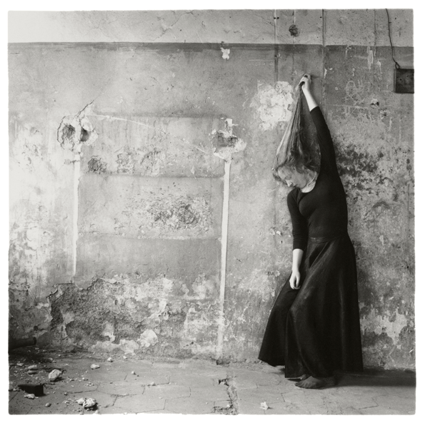 Fossili di luce. Su Francesca Woodman (Marianne, Agnès, e le altre)